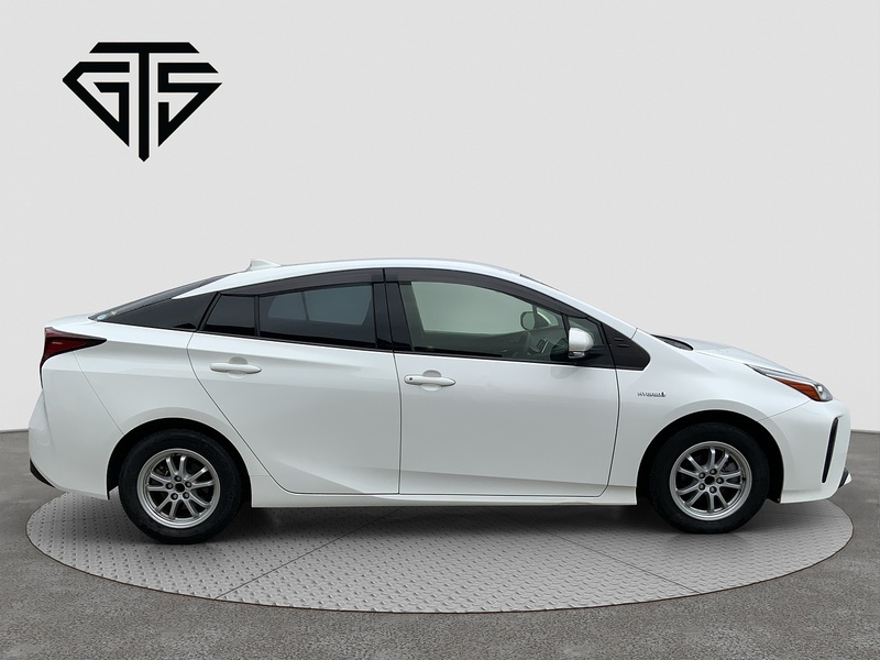 Toyota Prius S - U8376