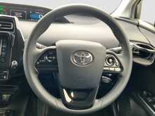 Toyota Prius S - U8376