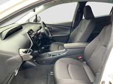 Toyota Prius S - U8376