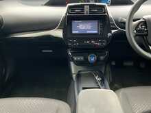 Toyota Prius S - U8376
