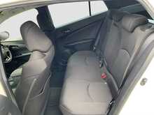 Toyota Prius S - U8376