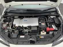 Toyota Prius S - U8376