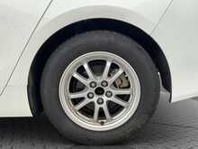 Toyota Prius S - U8376