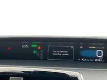 Toyota Prius S - U8376