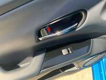 Toyota Prius S Touring-Selection - U8377