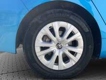 Toyota Prius S Touring-Selection - U8377