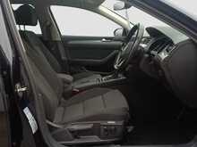 Volkswagen Passat TDI SE Nav - U8379