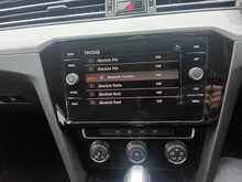 Volkswagen Passat TDI SE Nav - U8379