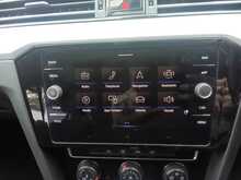 Volkswagen Passat TDI SE Nav - U8379