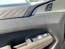 Volkswagen Amarok TDI Life - U8399