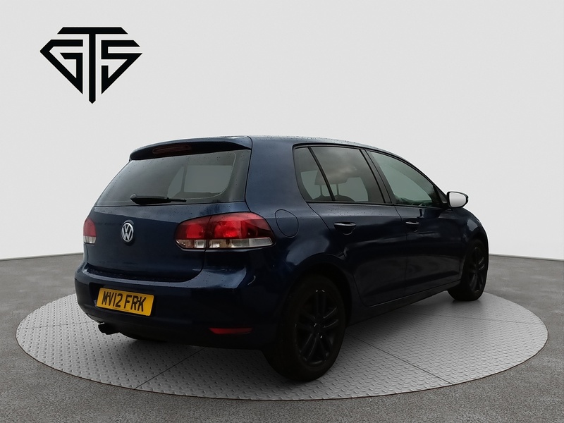 Volkswagen Golf  - U8404
