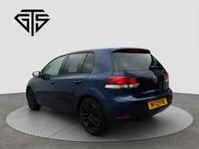 Volkswagen Golf  - U8404