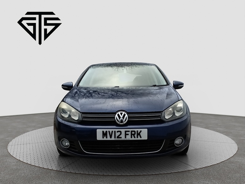 Volkswagen Golf  - U8404