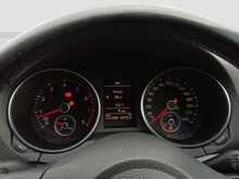 Volkswagen Golf  - U8404