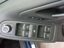 Volkswagen Golf  - U8404