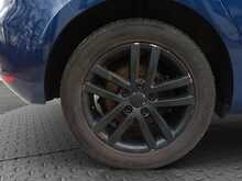 Volkswagen Golf  - U8404