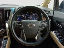 Toyota Alphard Hybrid X - U8409