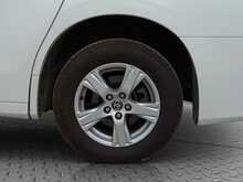 Toyota Alphard Hybrid X - U8409