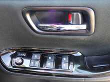 Toyota Voxy Hybrid ZS Kirameki2 - U8410