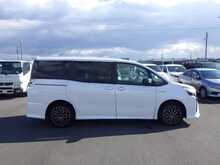 Toyota Voxy Hybrid ZS Kirameki2 - U8410