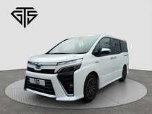 Toyota Voxy Hybrid ZS Kirameki2 - U8410