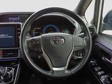 Toyota Voxy Hybrid ZS Kirameki2 - U8410