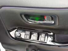 Toyota Voxy Hybrid ZS Kirameki2 - U8410