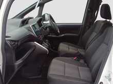 Toyota Voxy Hybrid ZS Kirameki2 - U8410