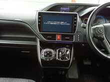 Toyota Voxy Hybrid ZS Kirameki2 - U8410