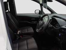 Toyota Voxy Hybrid ZS Kirameki2 - U8410