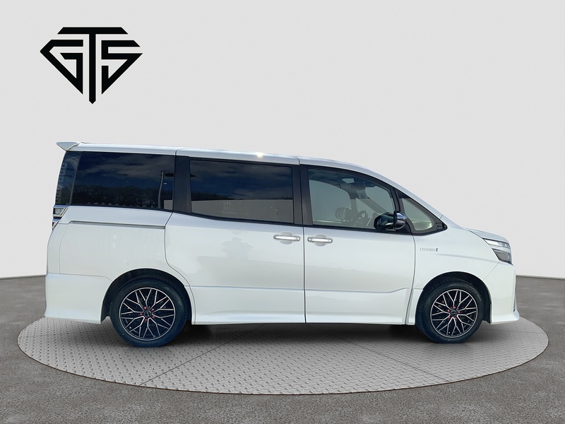 Toyota Voxy Hybrid ZS Kirameki2 - U8410