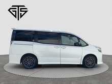 Toyota Voxy Hybrid ZS Kirameki2 - U8410