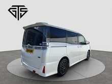 Toyota Voxy Hybrid ZS Kirameki2 - U8410