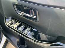 Toyota Voxy Hybrid ZS Kirameki2 - U8410