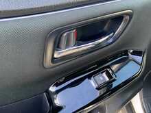 Toyota Voxy Hybrid ZS Kirameki2 - U8410