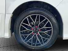 Toyota Voxy Hybrid ZS Kirameki2 - U8410