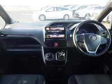 Toyota Voxy Hybrid ZS Kirameki2 - U8412