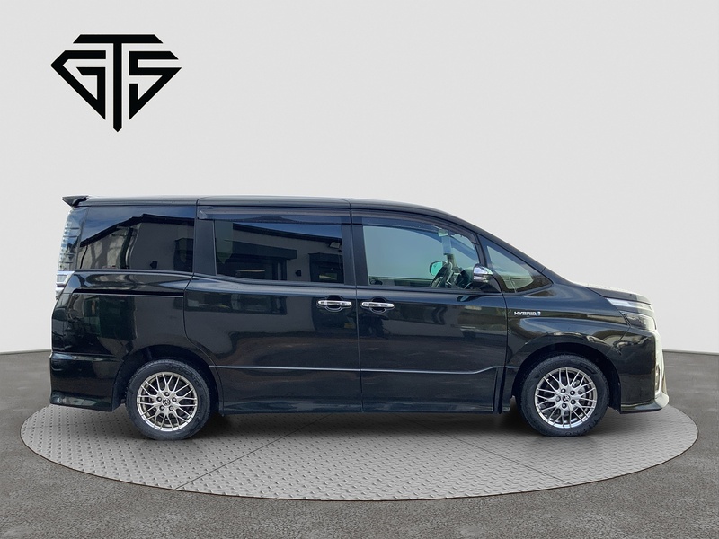 Toyota Voxy Hybrid ZS Kirameki2 - U8412