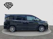 Toyota Voxy Hybrid ZS Kirameki2 - U8412