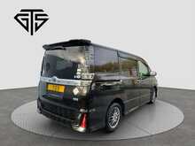 Toyota Voxy Hybrid ZS Kirameki2 - U8412