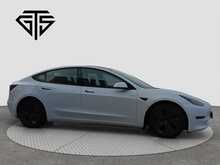 Tesla Model 3 Long Range - U8433