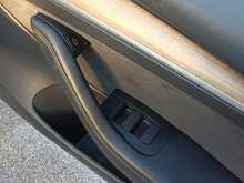 Tesla Model 3 Long Range - U8433