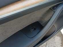 Tesla Model 3 Long Range - U8433