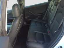 Tesla Model 3 Long Range - U8433