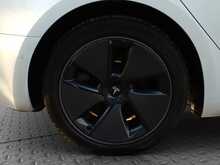 Tesla Model 3 Long Range - U8433