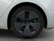 Tesla Model 3 Long Range - U8433