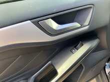 Ford Focus Zetec - U8436