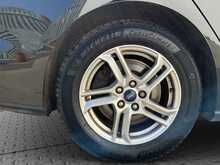 Ford Focus Zetec - U8436