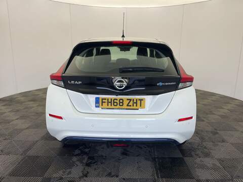 40kWh Acenta Hatchback 5dr Electric Auto (150 ps)