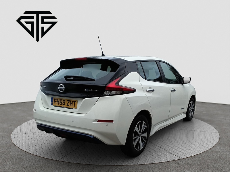 Nissan Leaf Acenta - U8437